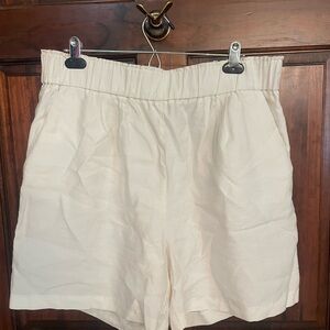 H&M Women's off white Shorts